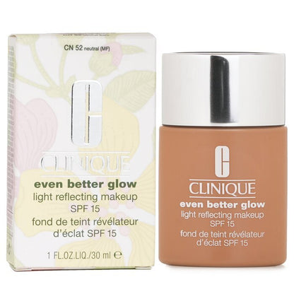 Clinique Even Better Glow Lichtreflektierendes Make-up LSF 15 – Nr. CN 52 Neutral, 30 ml