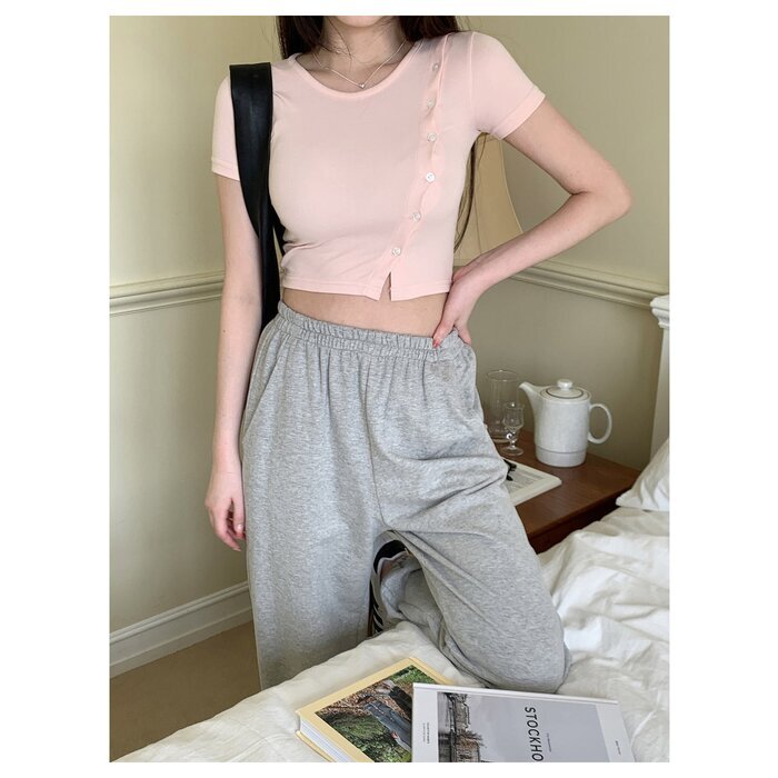 Trendywhere – Crop Top mit Schlitz und Knopfleiste vorne, gratis (XS-S)