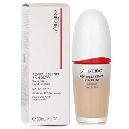 Shiseido Revitalessence Skin Glow Foundation LSF 30 – Nr. 250 Sand, 30 ml