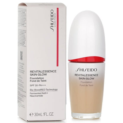 Shiseido Revitalessence Skin Glow Foundation LSF 30 – Nr. 330 Bambus, 30 ml